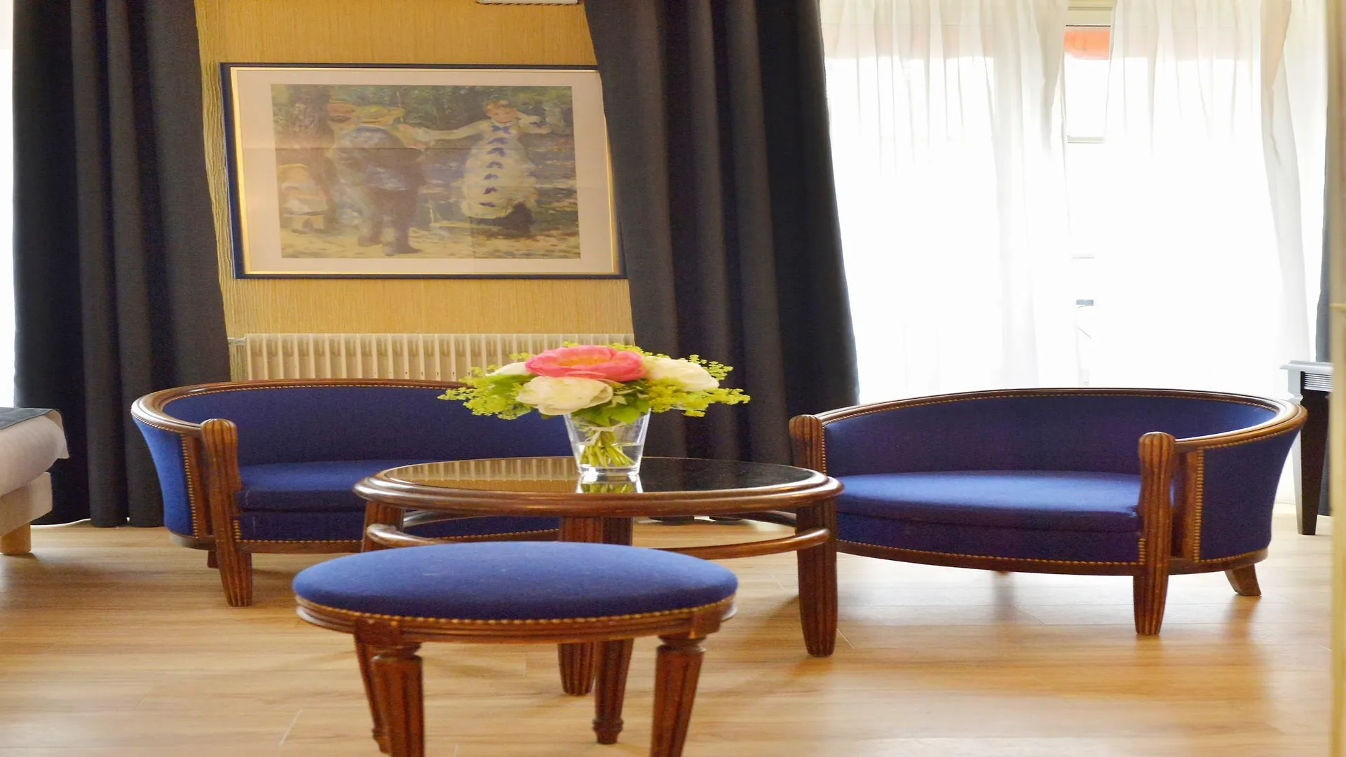 Unic Renoir Saint-germain Paryż