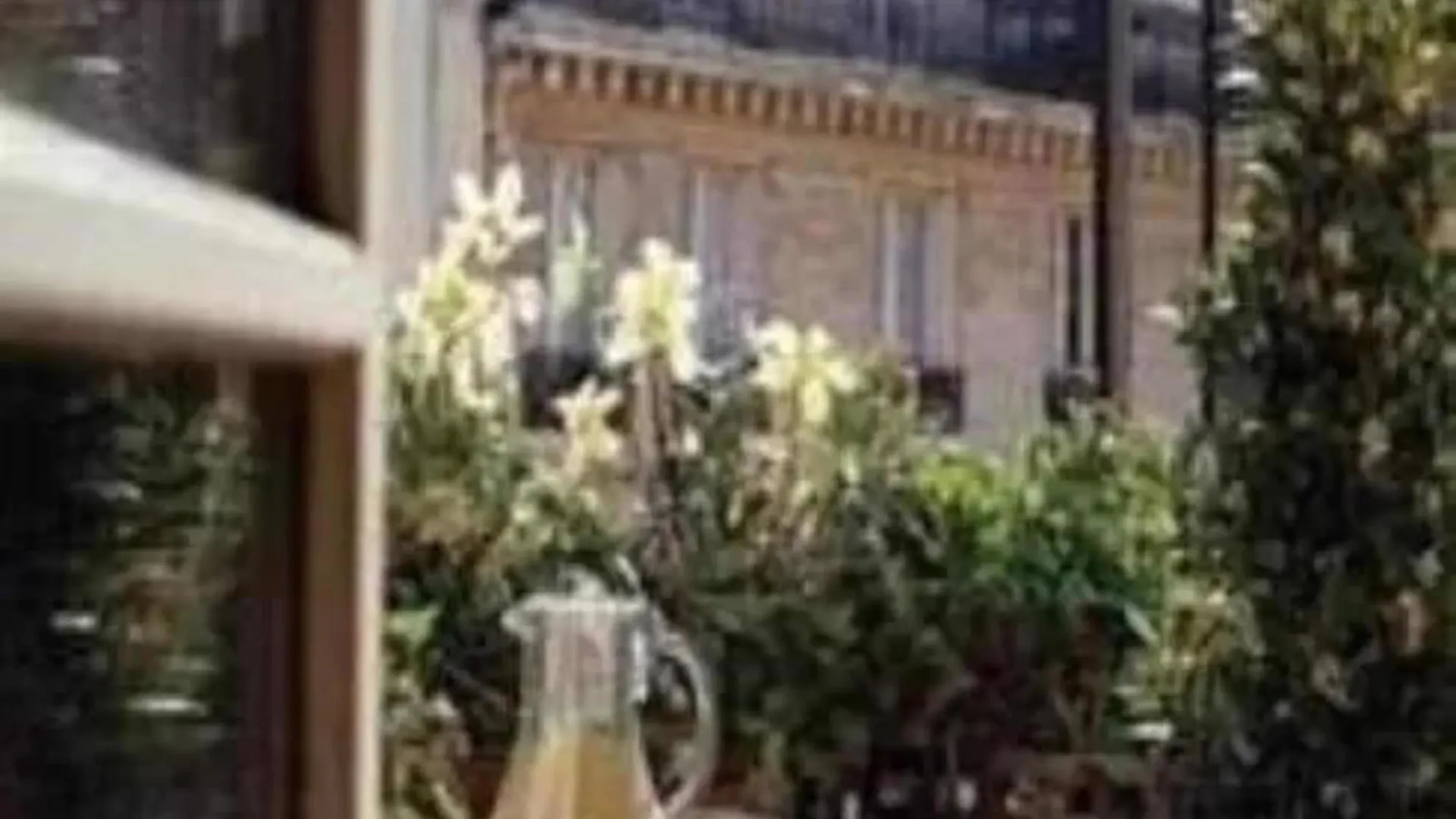 优尼科雷诺尔套房酒店